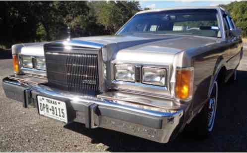 Lincoln Town Car Cartier Sedan (1989)