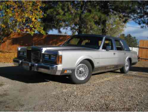 Lincoln Town Car Navy Carriage Roof (1989)