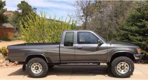 Toyota Tacoma SR5 (1989)