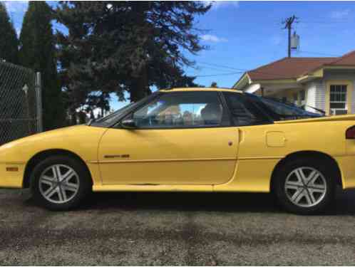 Geo Storm Base Hatchback 2-Door (1990)