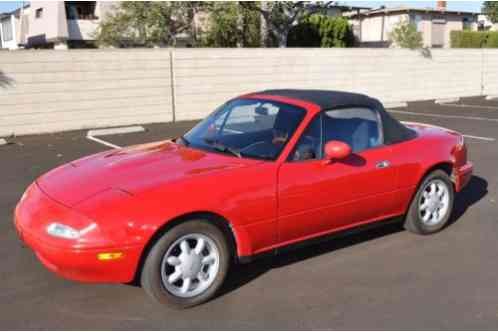 1990 Mazda MX-5 Miata with LSD and Factor Wooden Steering wheel and shfit knob