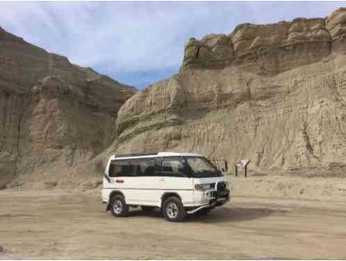 Mitsubishi Other Delica (1990)