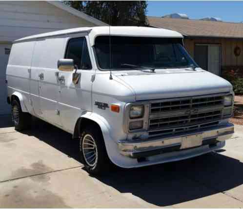 1991 Chevrolet G20 Van Rust Free 70s style Custom