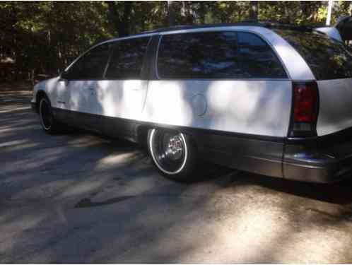 Oldsmobile Custom Cruiser (1991)