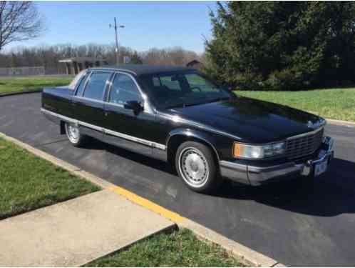 Cadillac Fleetwood Brougham Sedan (1993)