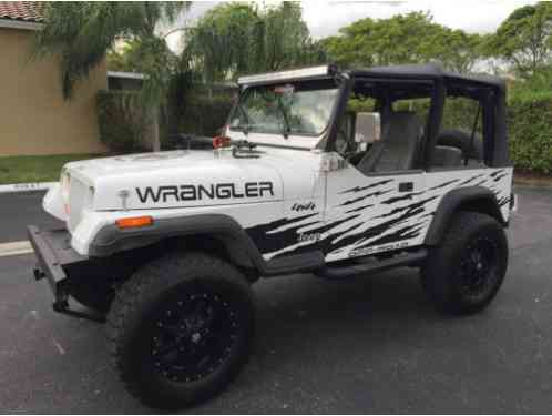 1994 Jeep Wrangler S Sport Utility 2-Door