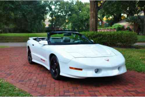 Pontiac Firebird Convertible 5. 7 (1995)