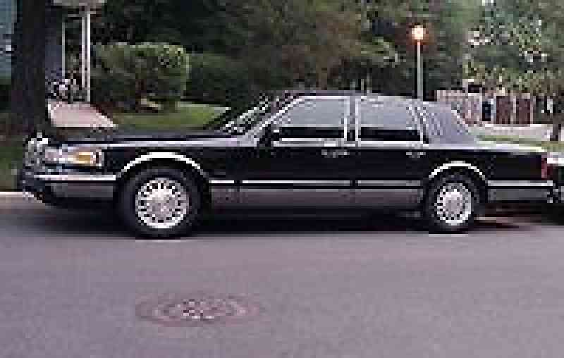 Lincoln Town Car Signature Series (1996)