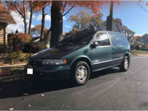 Nissan Quest GXE Mini Passenger Van (1996)