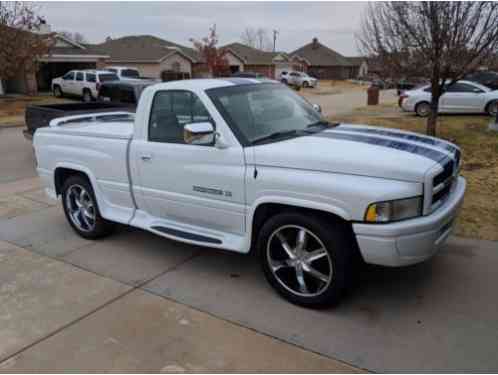 Dodge Ram 1500 SS/T (1997)