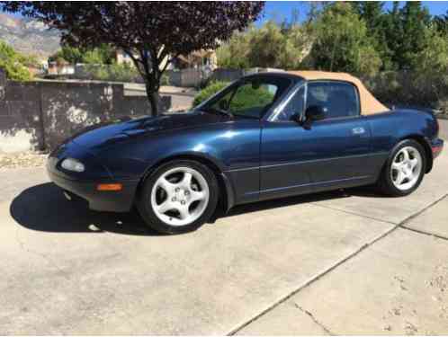 1997 Mazda MX-5 Miata Convertible 2 door