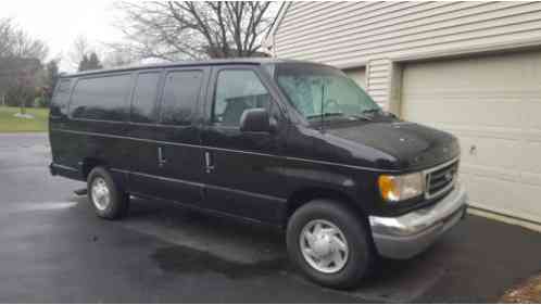 1998 Ford E-Series Van XLT Standard Passenger Van 2-Door