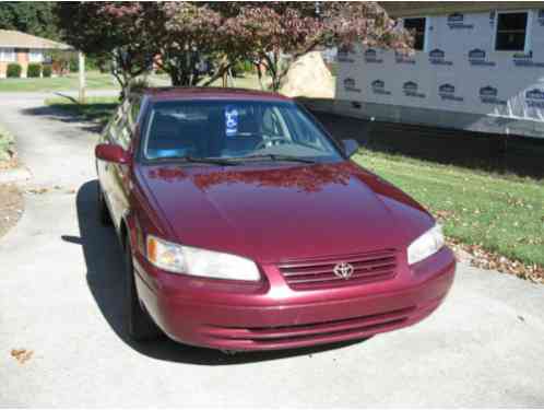 1998 Toyota Camry XLE Sedan 4-Door