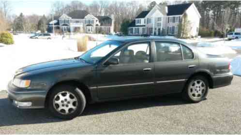 Infiniti I Base Sedan 4-Door (1999)