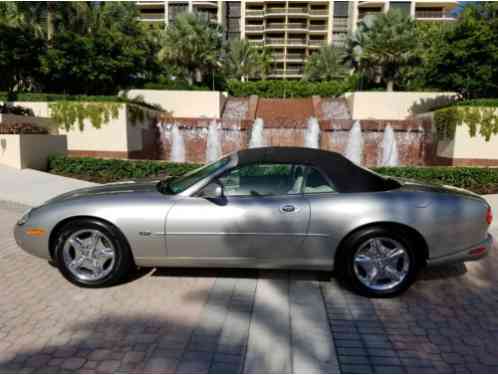 Jaguar XK8 Base Convertible 2-Door (1999)