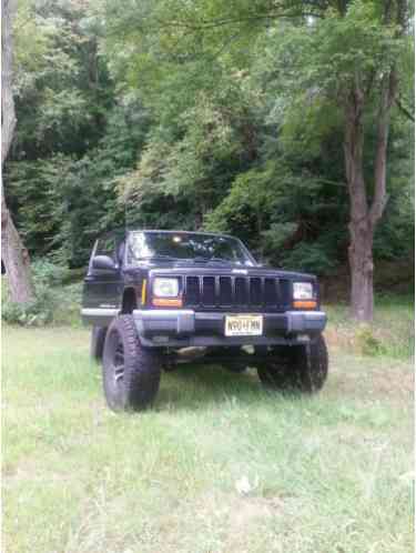 Jeep Cherokee Sport Sport Utility (1999)