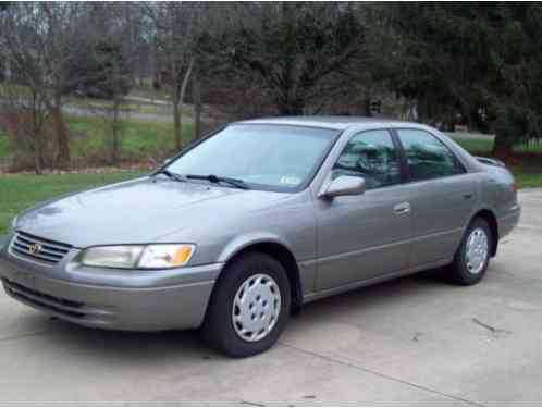 Toyota Camry le (1999)