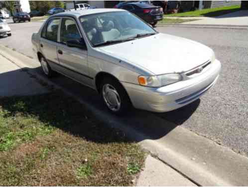 Toyota Corolla CE Sedan 4-Door (1999)