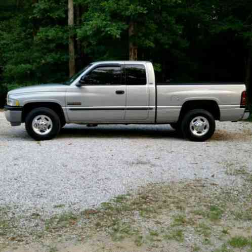 Dodge Ram 2500 Laramie SLT (2000)