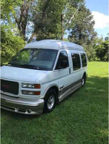 2000 GMC Savana Limited