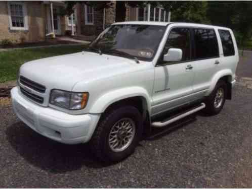 2000 Isuzu Trooper LS