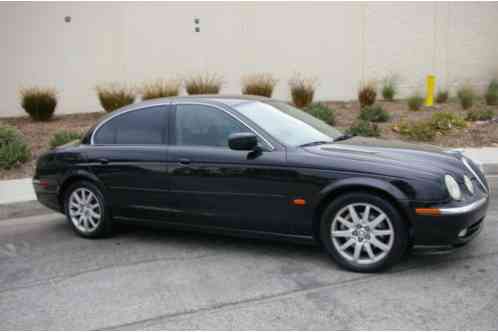 Jaguar S-Type Base Sedan 4-Door (2000)