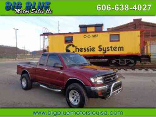 2000 Toyota Tacoma SR5 Extended Cab Pickup 2-Door
