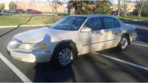 Lincoln Continental Base Sedan (2001)