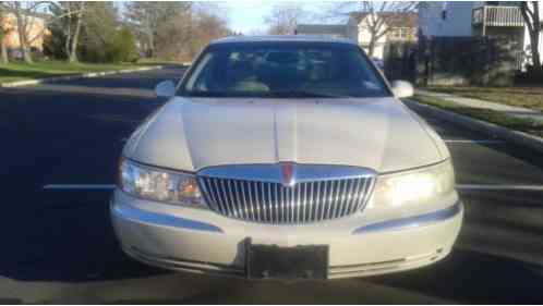 Lincoln Continental Base Sedan (2001)