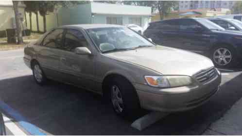 Toyota Camry CE Sedan 4-Door (2001)