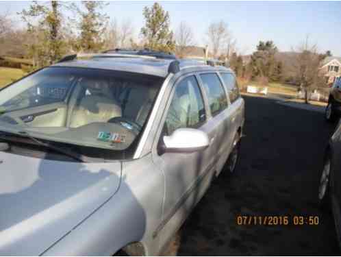 Volvo V70 2. 4T Wagon 4-Door (2001)