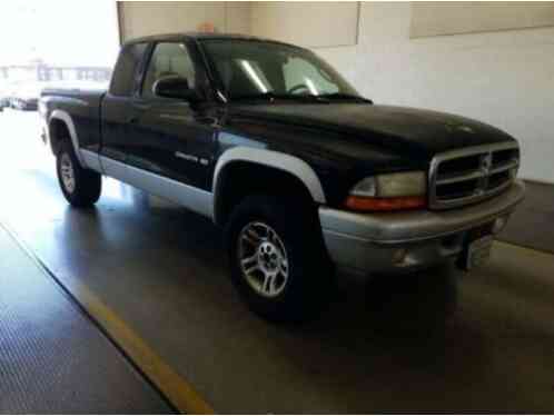 2002 Dodge Dakota SLT 2dr Club Cab 4WD SB