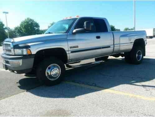 Dodge Ram 3500 (2002)