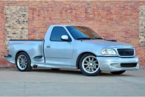 Ford F-150 SVT Lightning (2002)