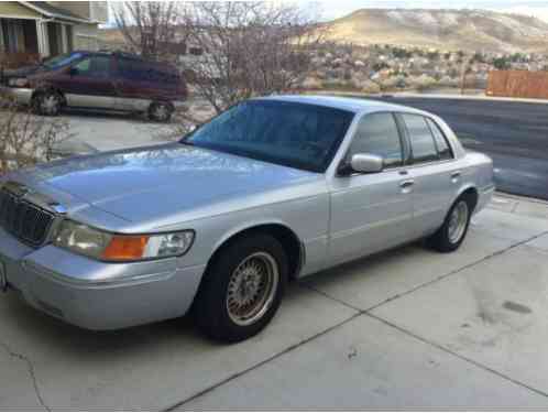 Mercury Grand Marquis LS Sedan (2002)