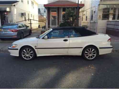 Saab 9-3 SE Convertible 2-Door (2002)