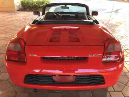 Toyota MR2 Base Convertible 2-Door (2002)