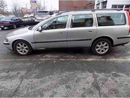 2002 Volvo V70 Base Wagon 4-Door