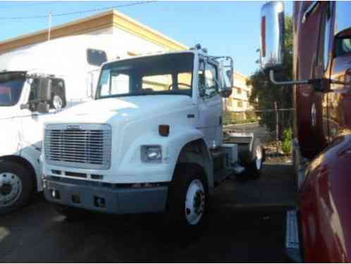 Freightliner FL80 -- (2003)