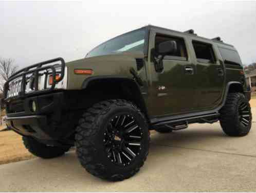 Hummer H2 Luxury Sport Utility (2003)