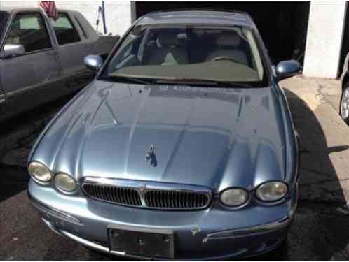 Jaguar X-Type 2. 5 AWD 4dr Sedan (2003)