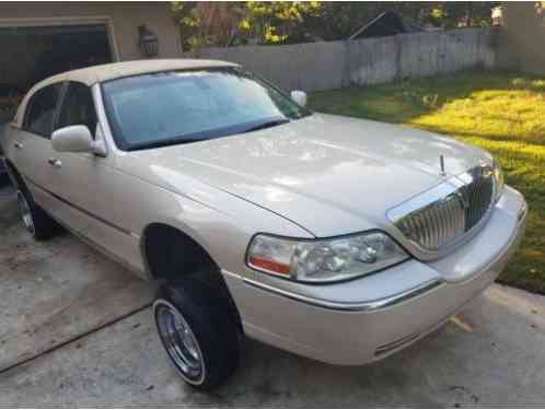 Lincoln Town Car (2003)