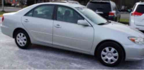 Toyota Camry Silver (2003)