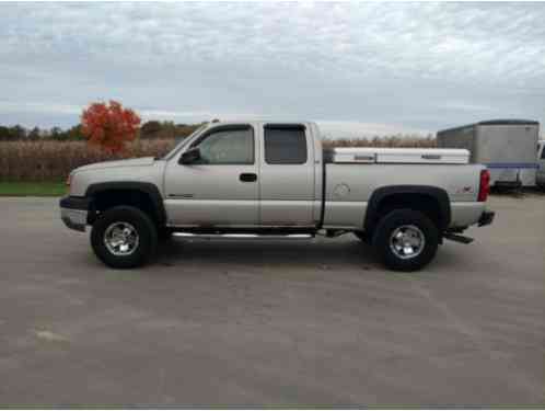 Chevrolet Silverado 2500 LS (2004)