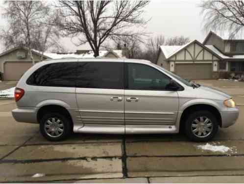 Chrysler Town & Country (2004)