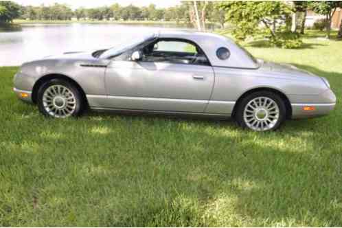 2004 Ford Thunderbird