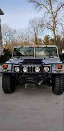 Hummer H1 Luxu (2004)