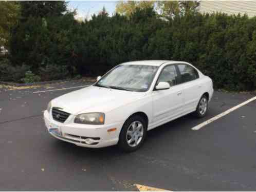 Hyundai Elantra GLS Sedan 4-Door (2004)