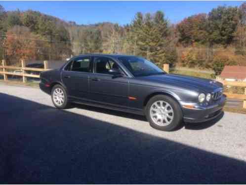 Jaguar XJ8 Base Sedan 4-Door (2004)