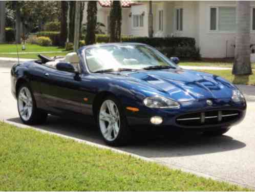 Jaguar XK8 Base Convertible 2-Door (2004)